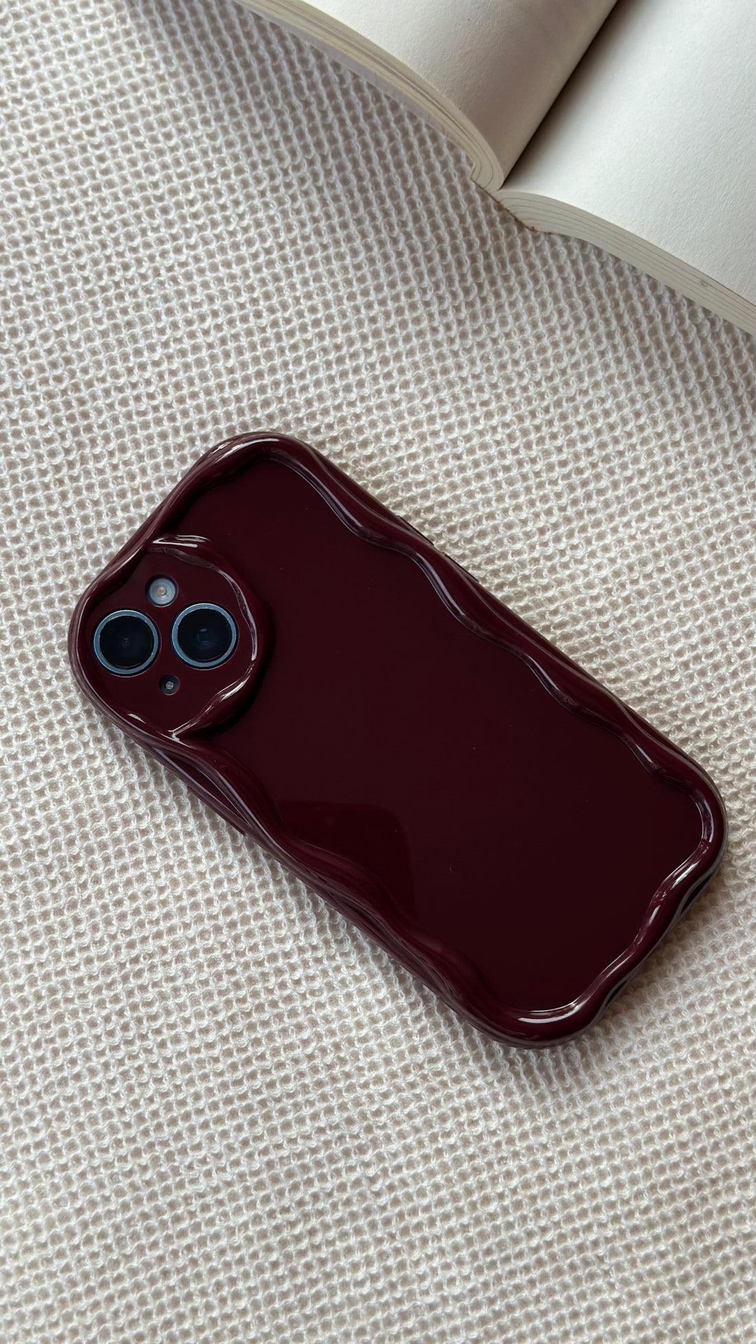 Burgundy 🍷Cherry Wavy Wine Case (FLAT 50% OFF)