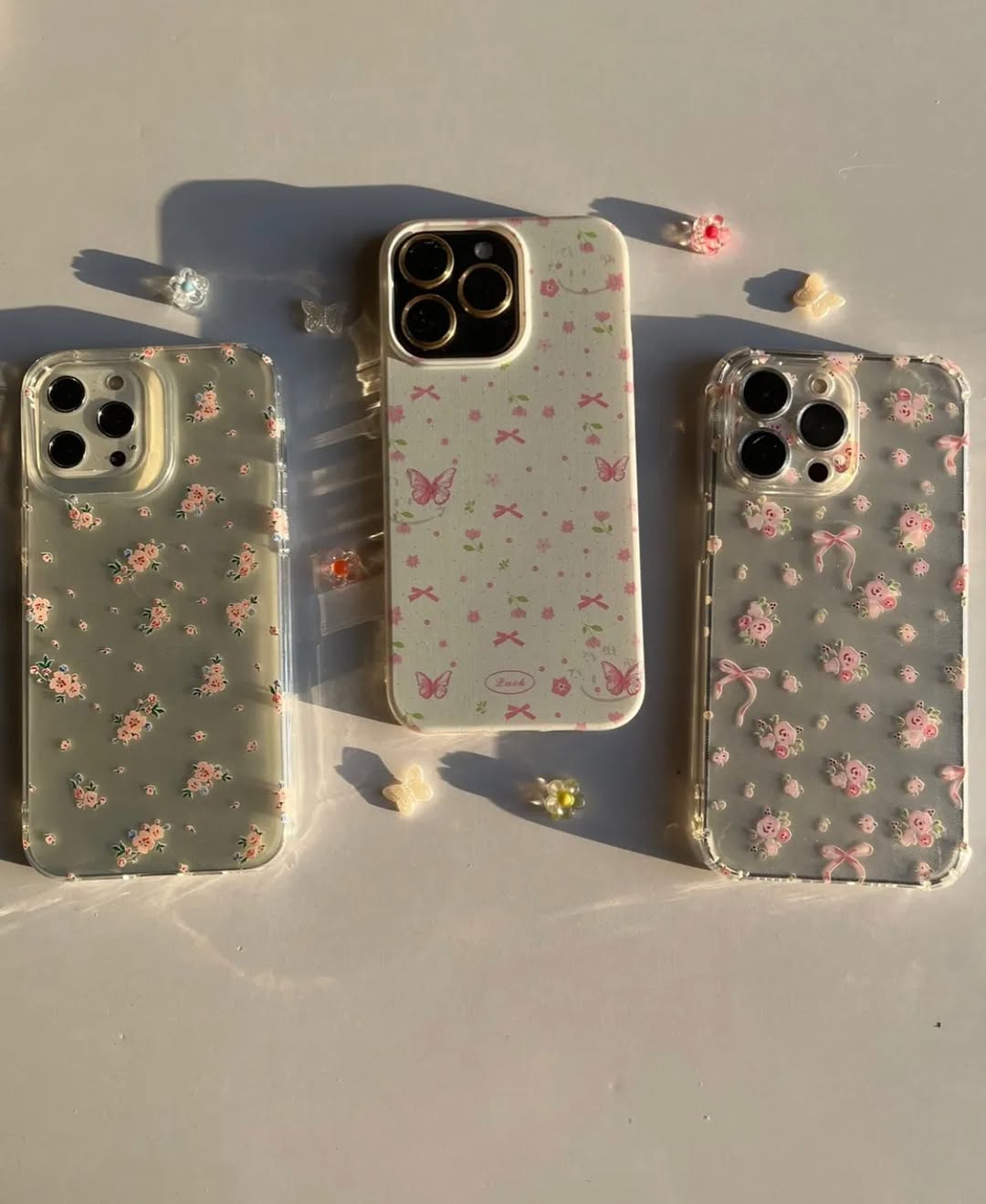 Printed Flowers Charm Case